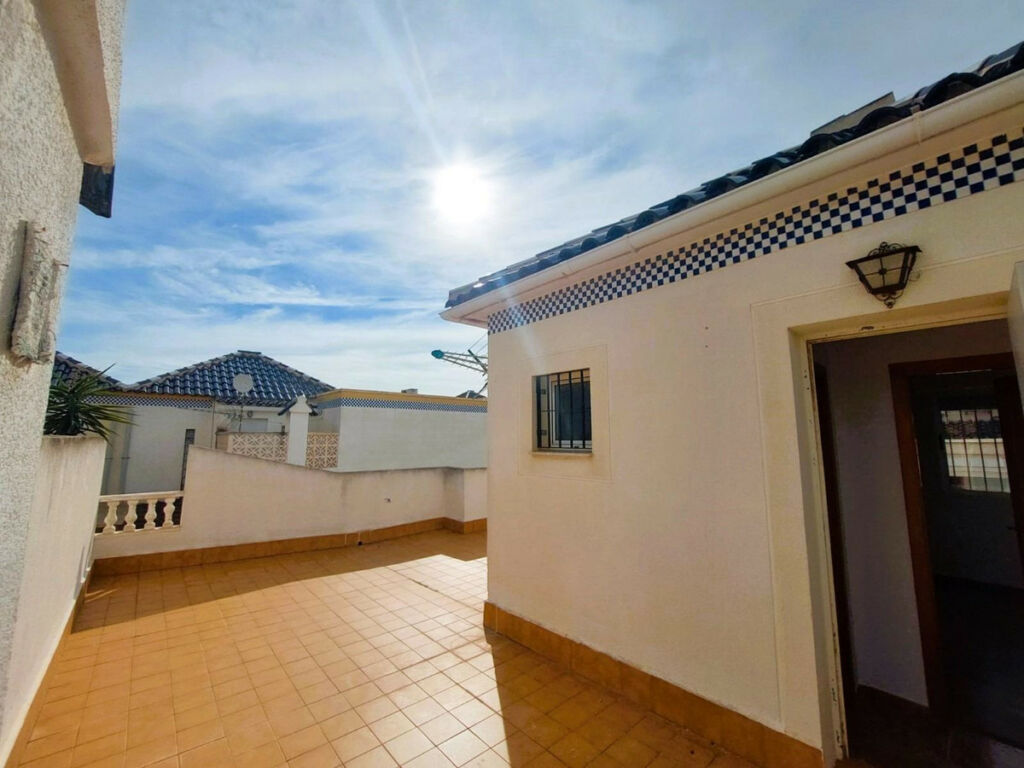 Townhouse Los Altos Alicante - image 5
