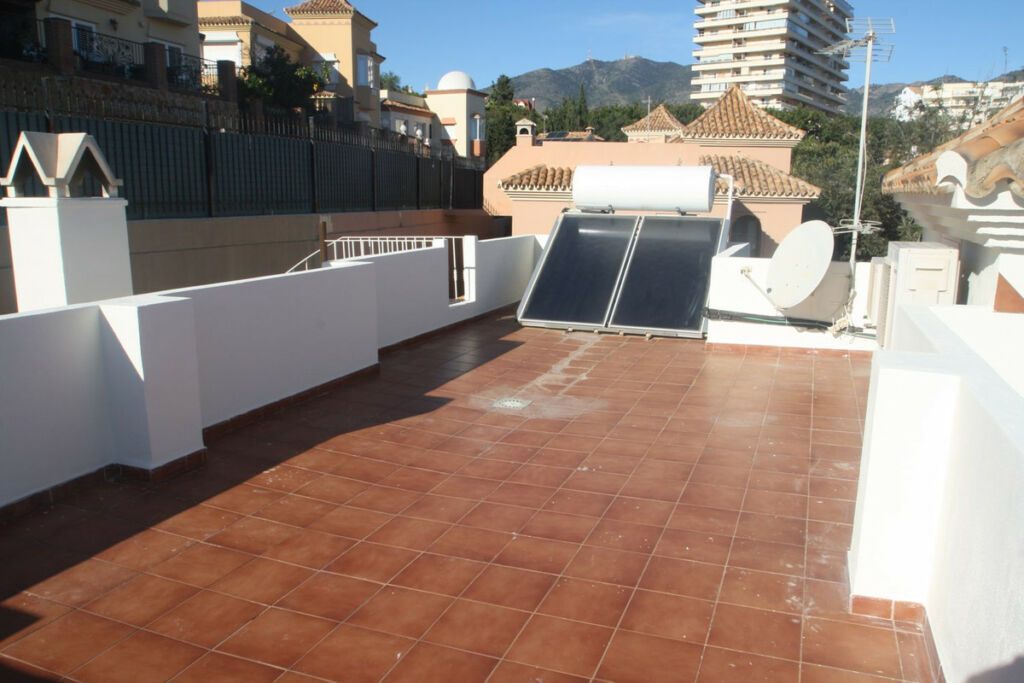 Detached Villa Benalmadena Málaga - image 38