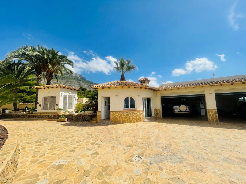 Detached Villa Altea Alicante - image 42