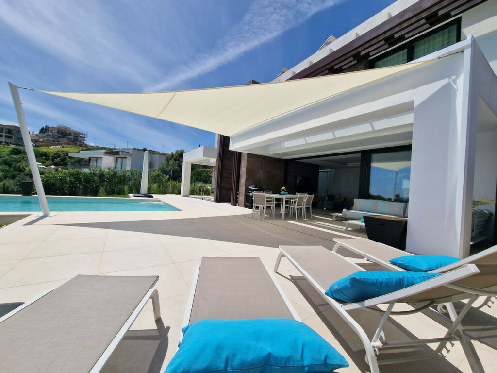 Detached Villa Estepona Málaga - image 42