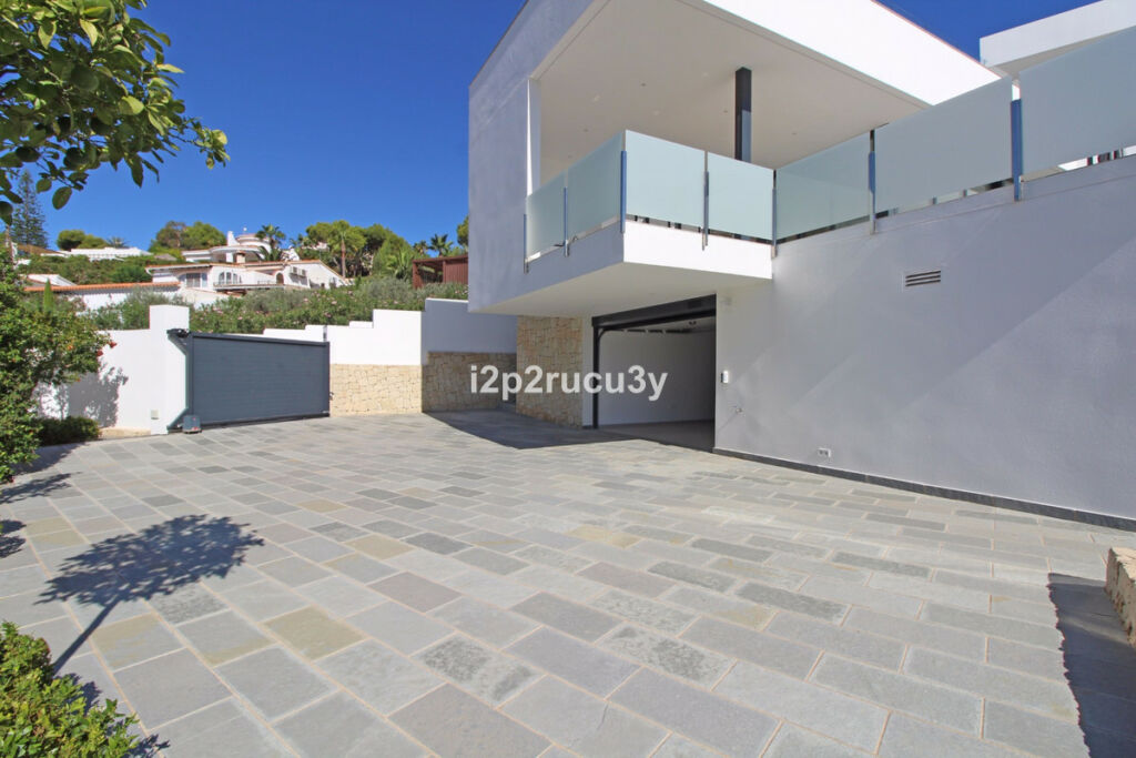 Detached Villa Moraira Alicante - image 43