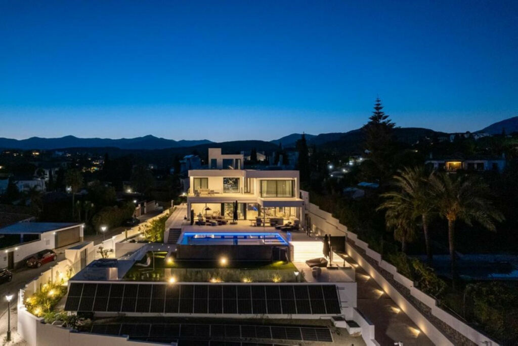 Detached Villa New Golden Mile Málaga - image 43