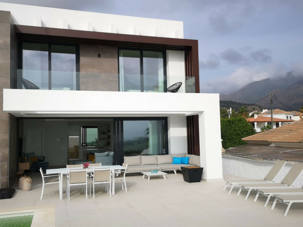 Detached Villa Estepona Málaga - image 44