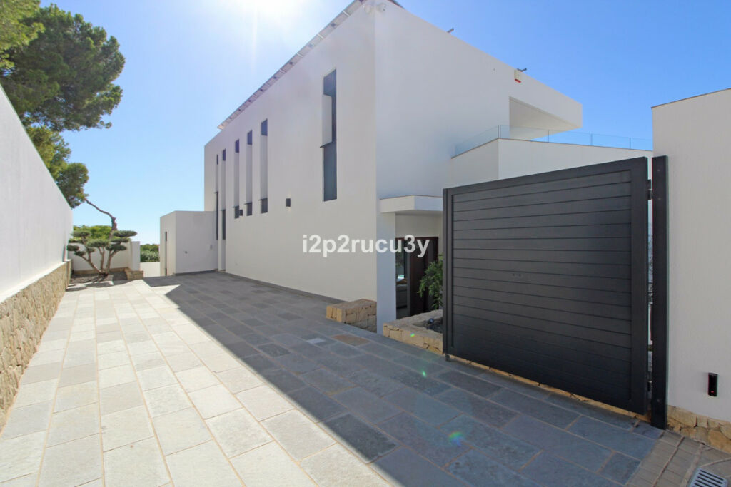 Detached Villa Moraira Alicante - image 46