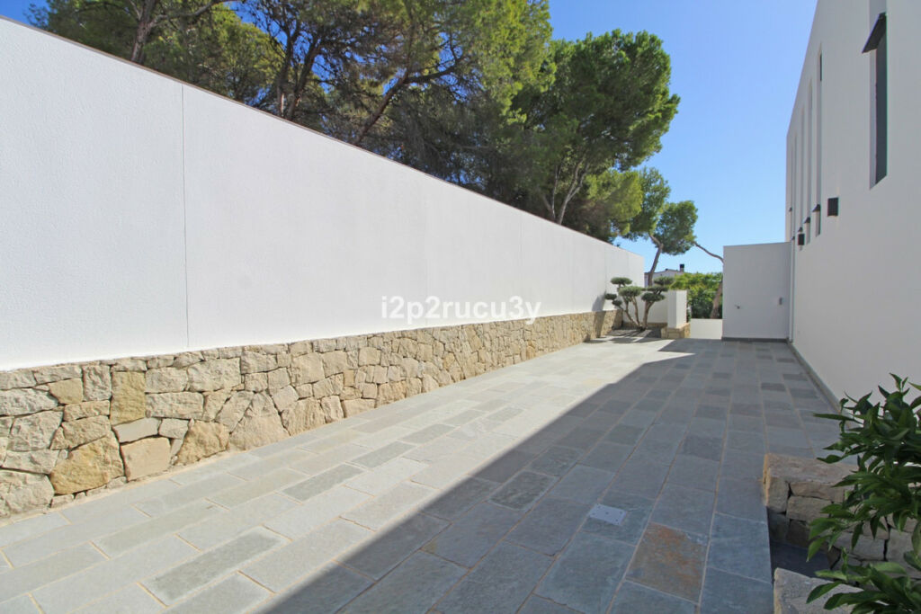 Detached Villa Moraira Alicante - image 47