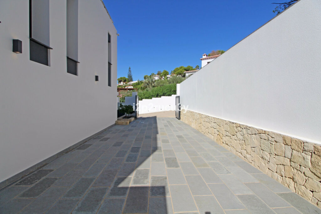 Detached Villa Moraira Alicante - image 48