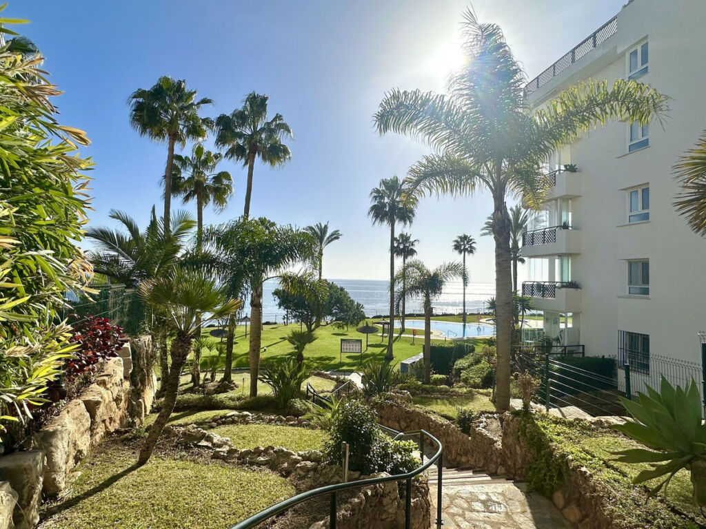 Middle Floor Apartment Calahonda Málaga - image 48