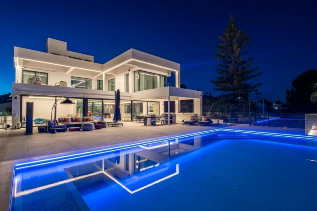 Detached Villa New Golden Mile Málaga - image 29