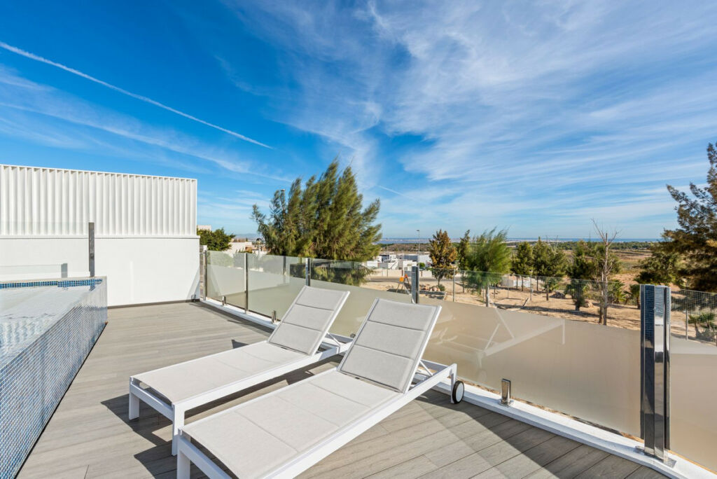 Detached Villa San Miguel de Salinas Alicante - image 5