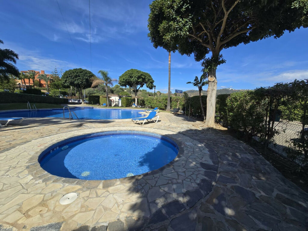 Middle Floor Apartment Reserva de Marbella Málaga - image 5