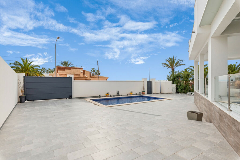 Detached Villa Ciudad Quesada Alicante - image 5