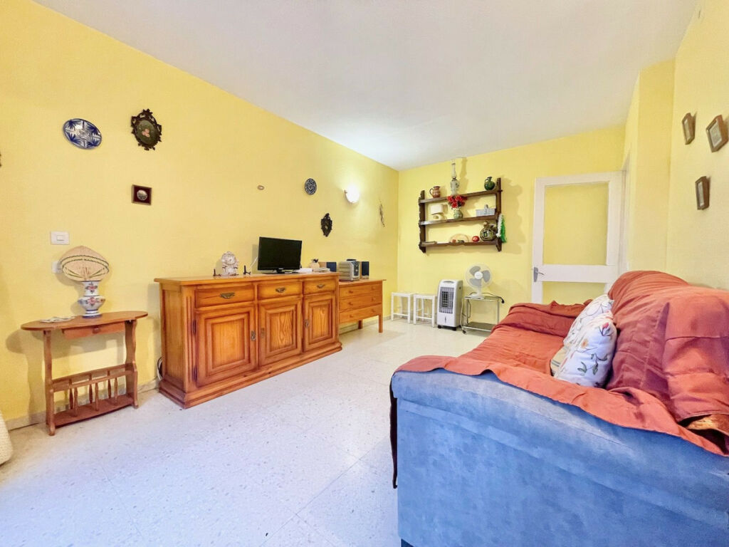 Middle Floor Apartment Fuengirola Málaga - image 5