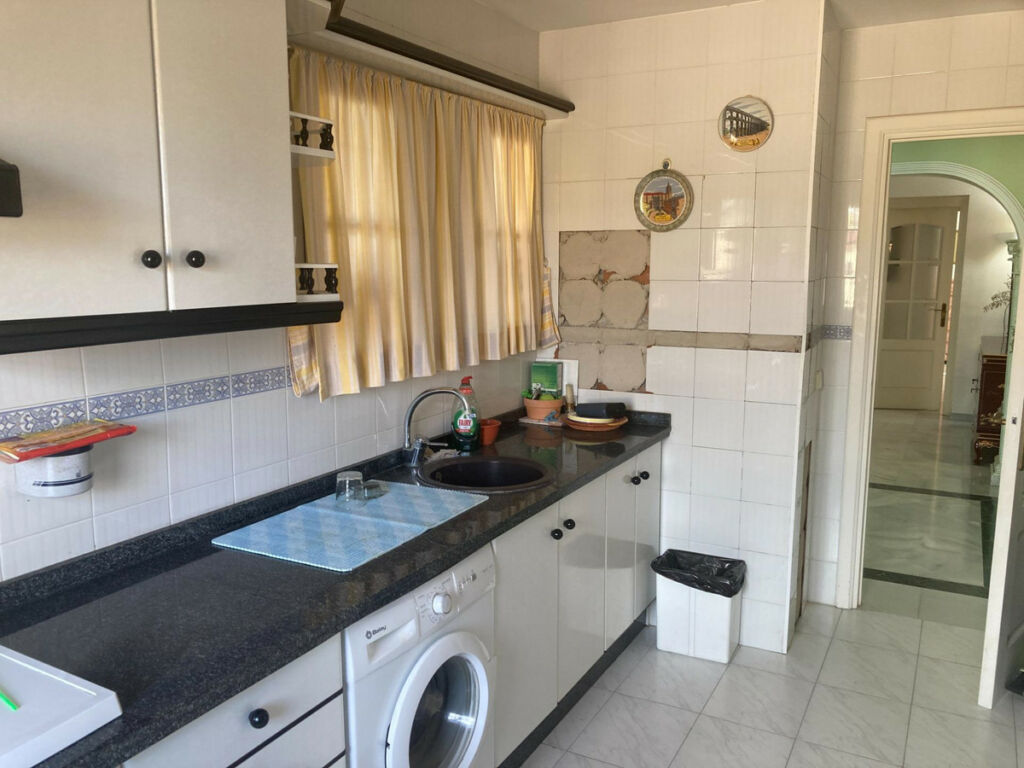 Detached Villa Selwo Málaga - image 5