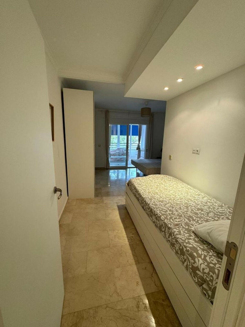Middle Floor Apartment Puerto Banús Málaga - image 5