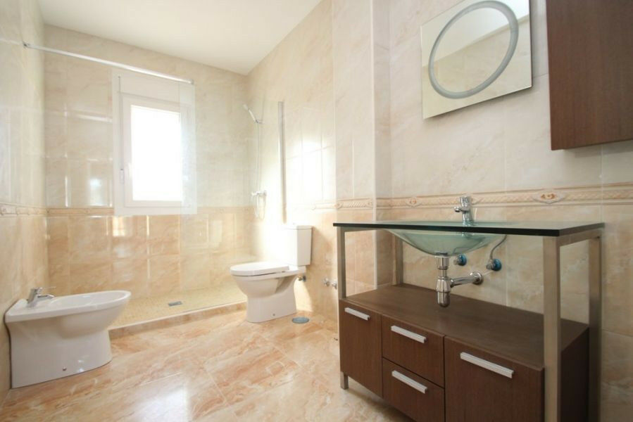 Detached Villa Cabo Roig Alicante - image 5