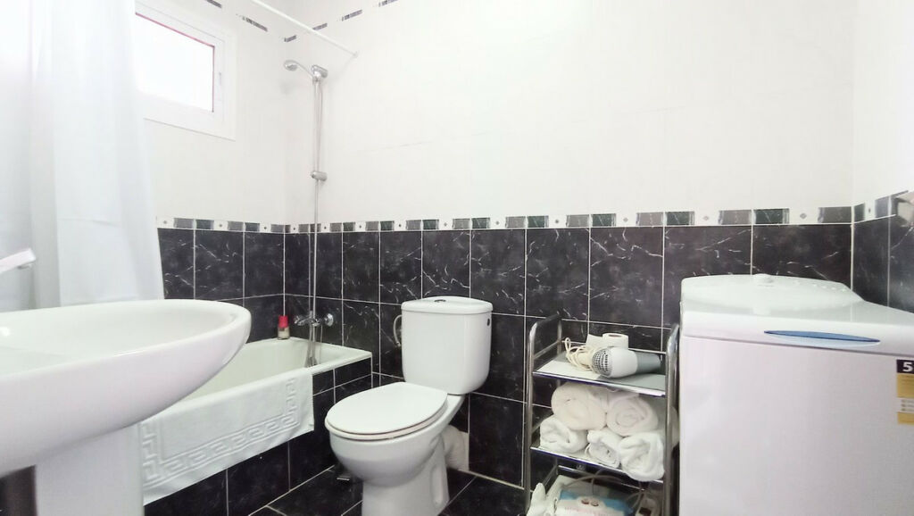 Middle Floor Apartment Calahonda Málaga - image 7