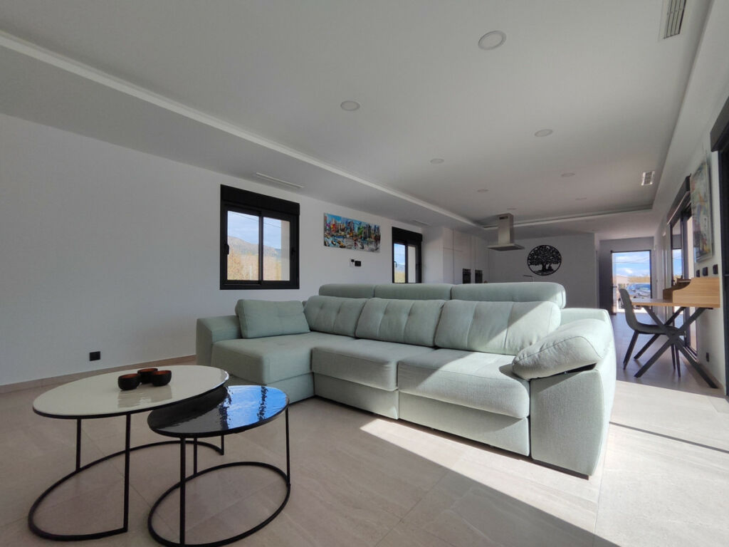 Detached Villa Aspe Alicante - image 5