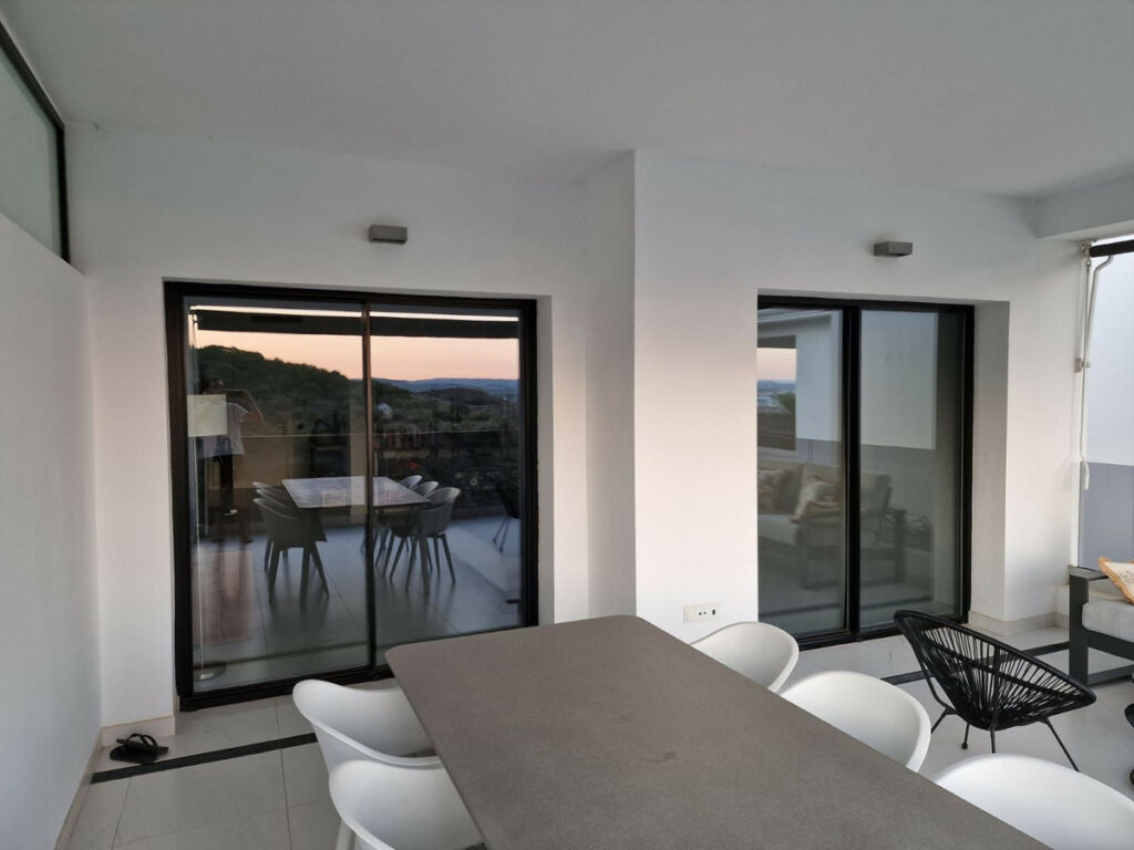 Middle Floor Apartment Estepona Málaga - image 5