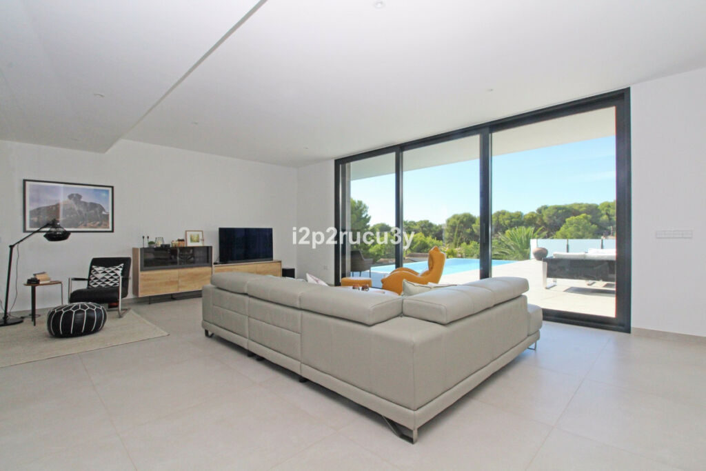Detached Villa Moraira Alicante - image 7