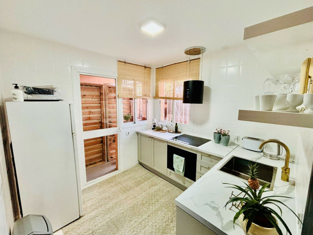 Ground Floor Apartment Carib Playa Málaga - image 5