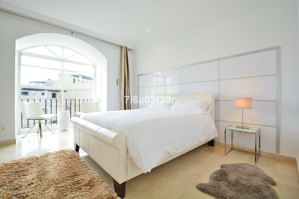 Penthouse Aloha Málaga - image 5