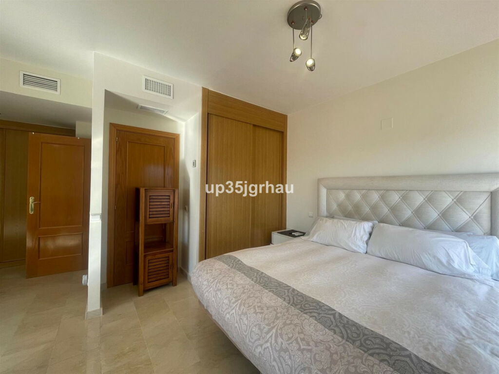 Penthouse Selwo Málaga - image 5