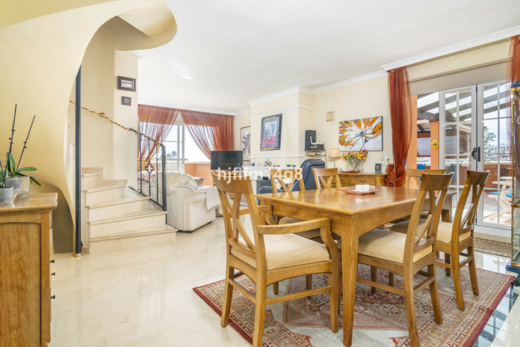 Penthouse Duplex Nueva Andalucía Málaga - image 5