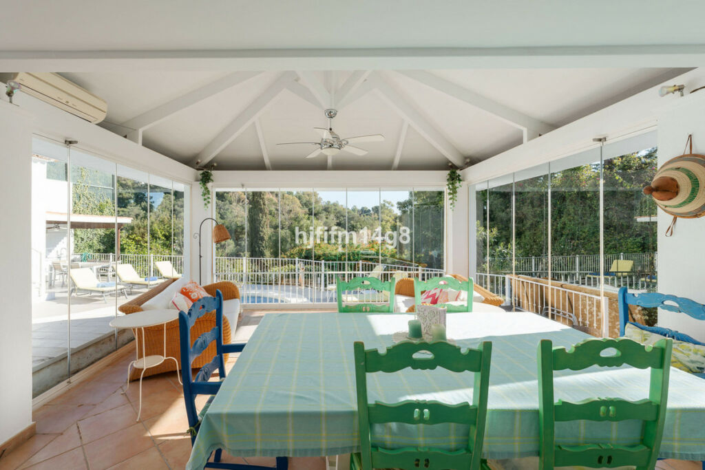 Detached Villa Benahavís Málaga - image 5