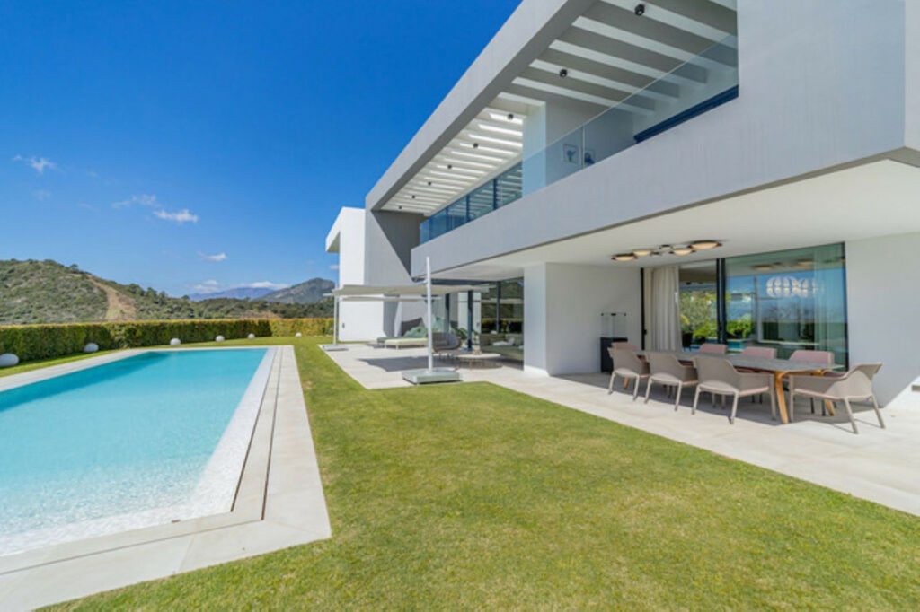 Detached Villa Los Arqueros Málaga - image 5