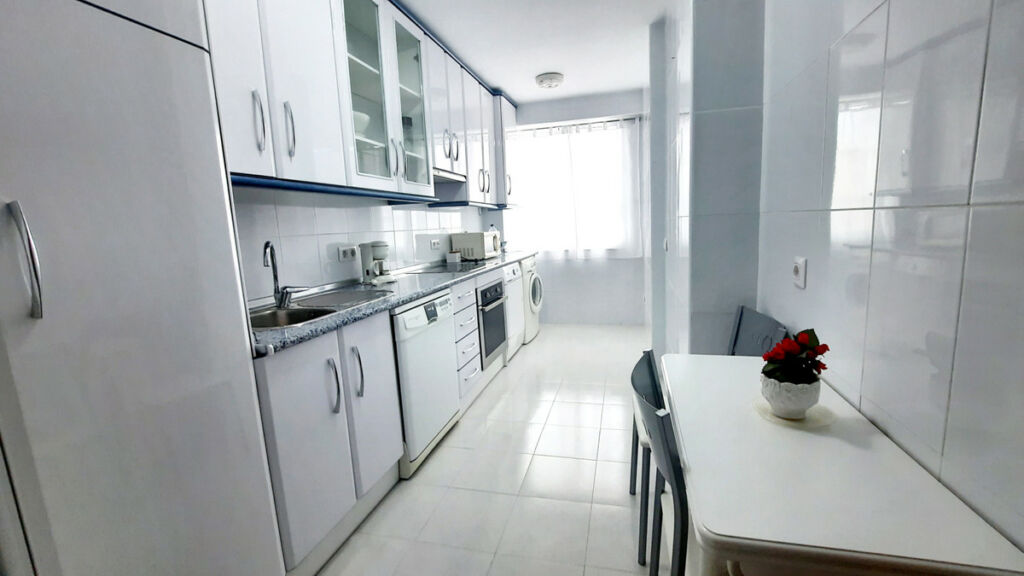 Middle Floor Apartment Fuengirola Málaga - image 5
