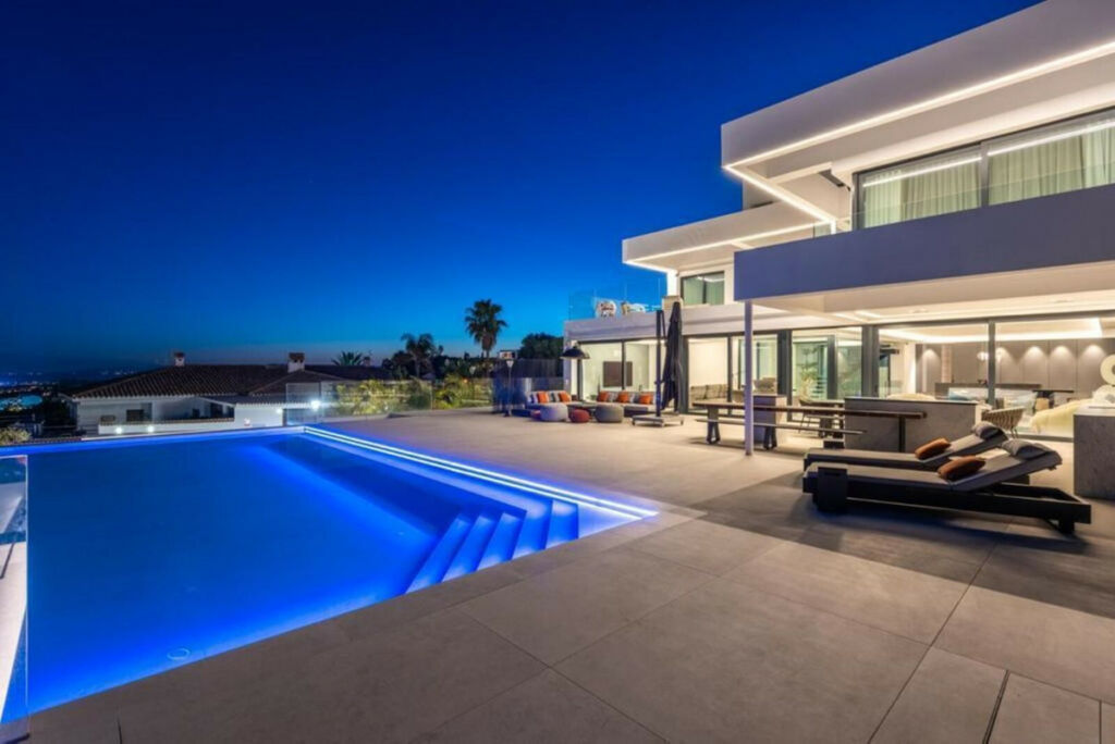 Detached Villa New Golden Mile Málaga - image 30