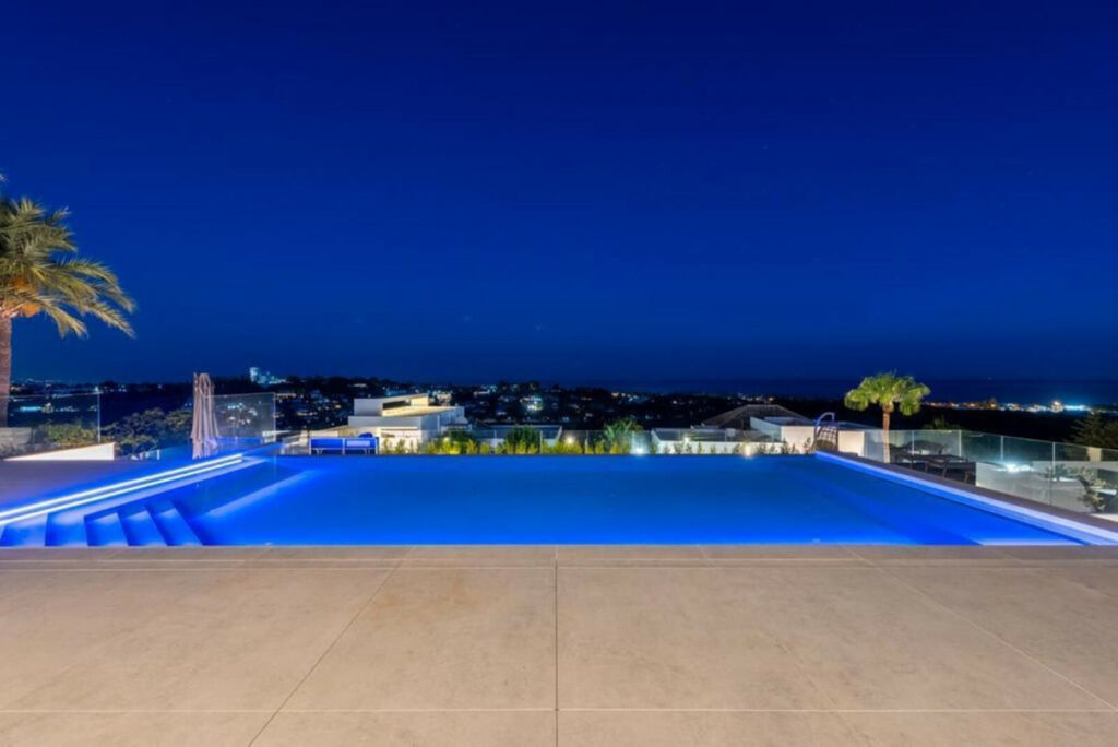 Detached Villa New Golden Mile Málaga - image 31
