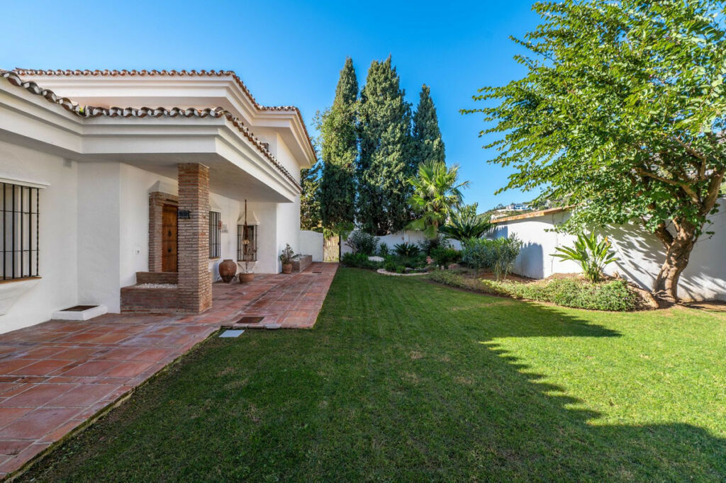 Detached Villa Valtocado Málaga - image 59