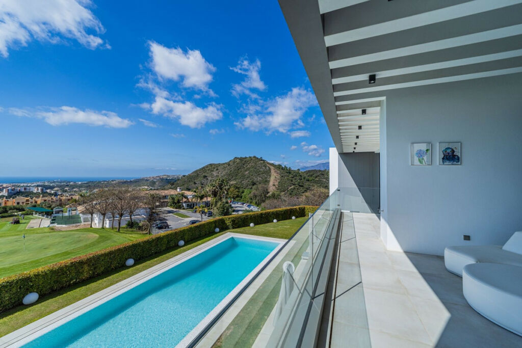 Detached Villa Los Arqueros Málaga - image 6