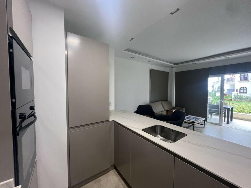 Ground Floor Apartment Puerto Banús Málaga - image 6