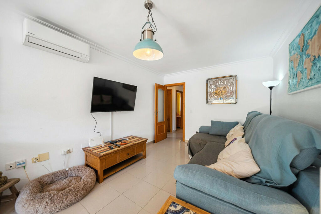 Middle Floor Apartment Benalmadena Málaga - image 6