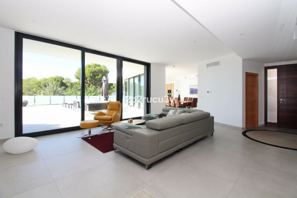 Detached Villa Moraira Alicante - image 8
