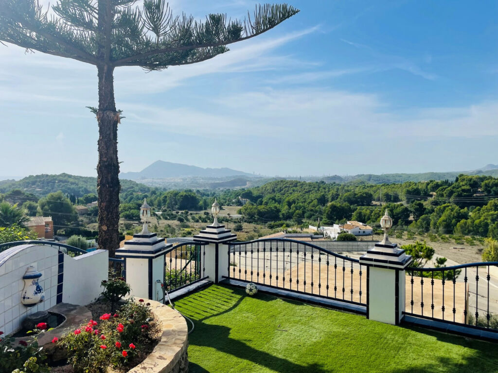 Detached Villa Altea Alicante - image 6
