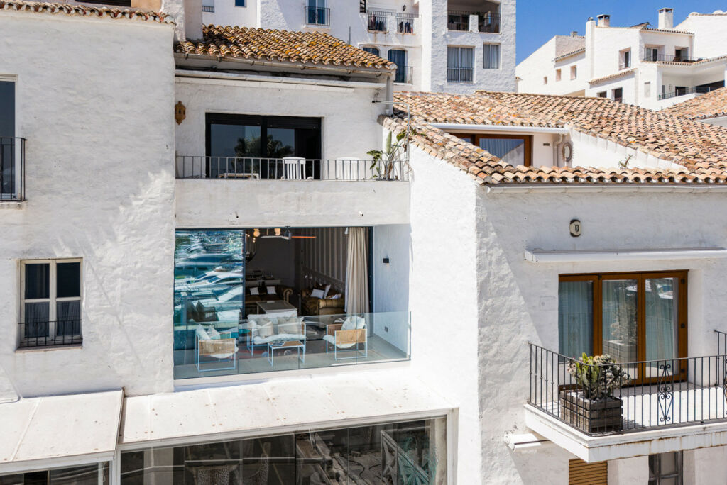 Middle Floor Apartment Puerto Banús Málaga - image 6