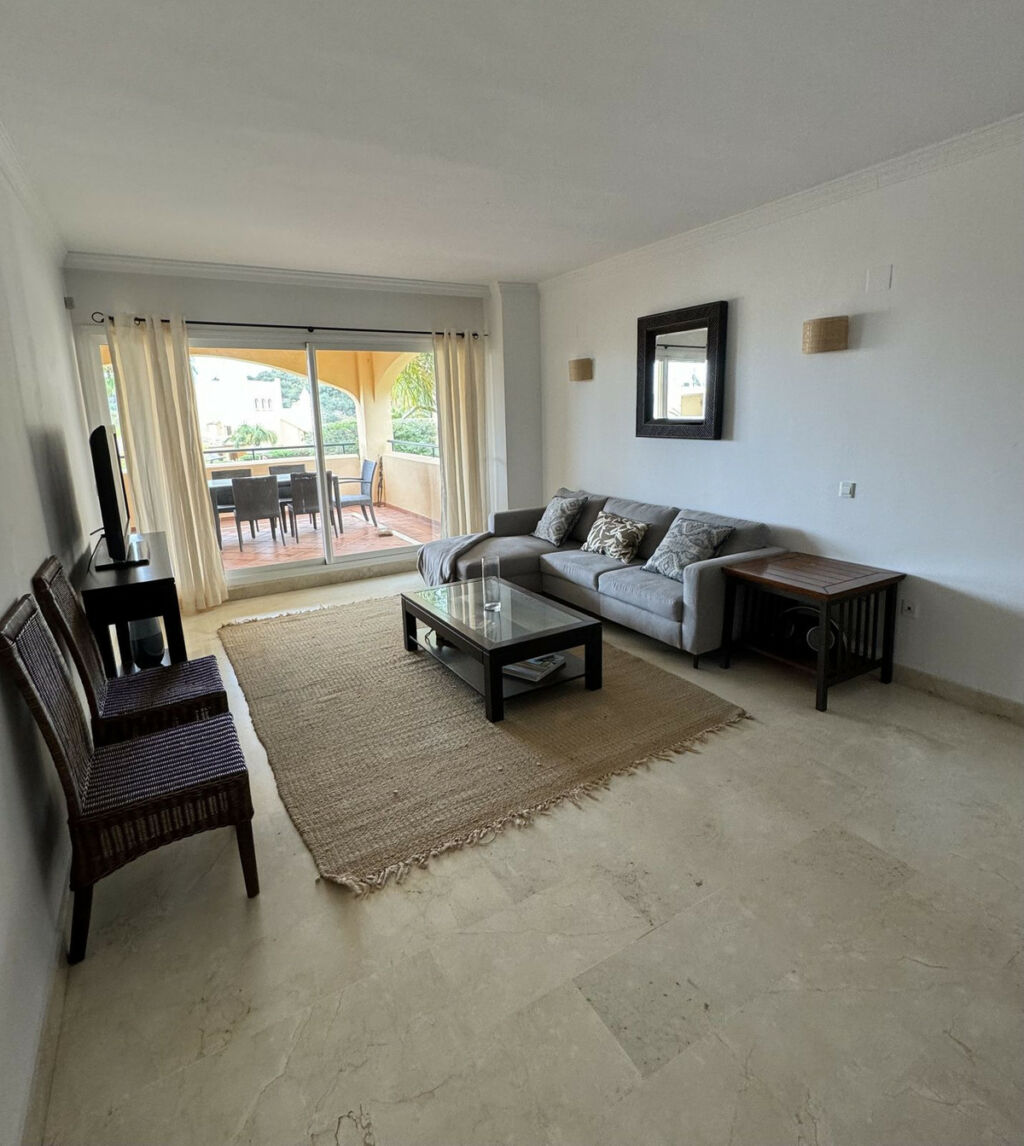 Middle Floor Apartment Elviria Málaga - image 6