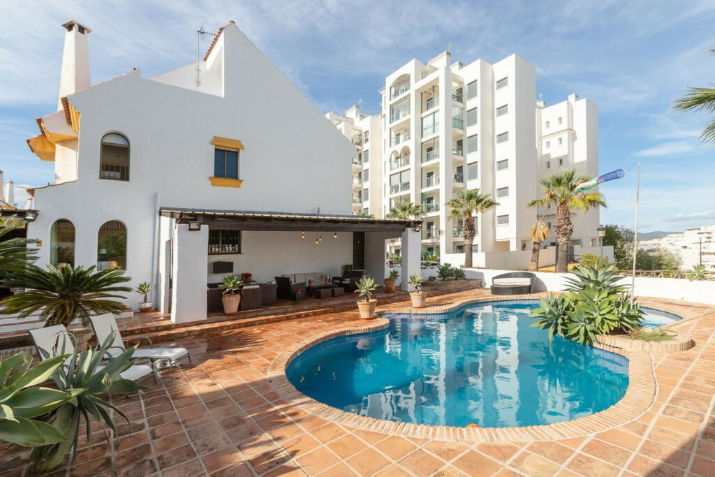 Townhouse Estepona Málaga - image 6