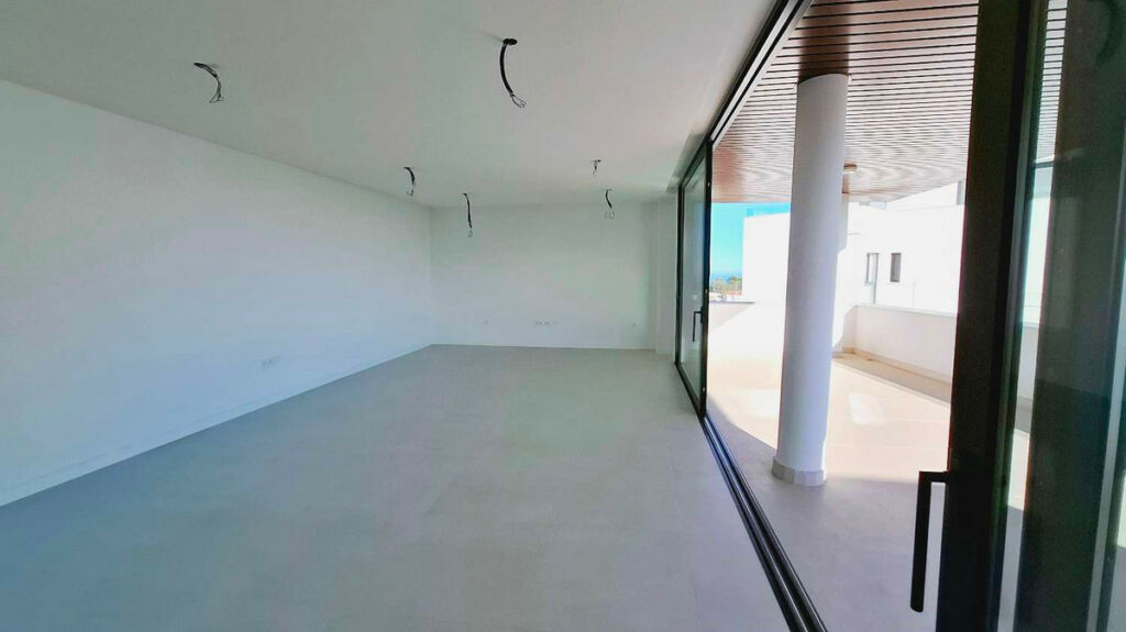 Middle Floor Apartment Fuengirola Málaga - image 6