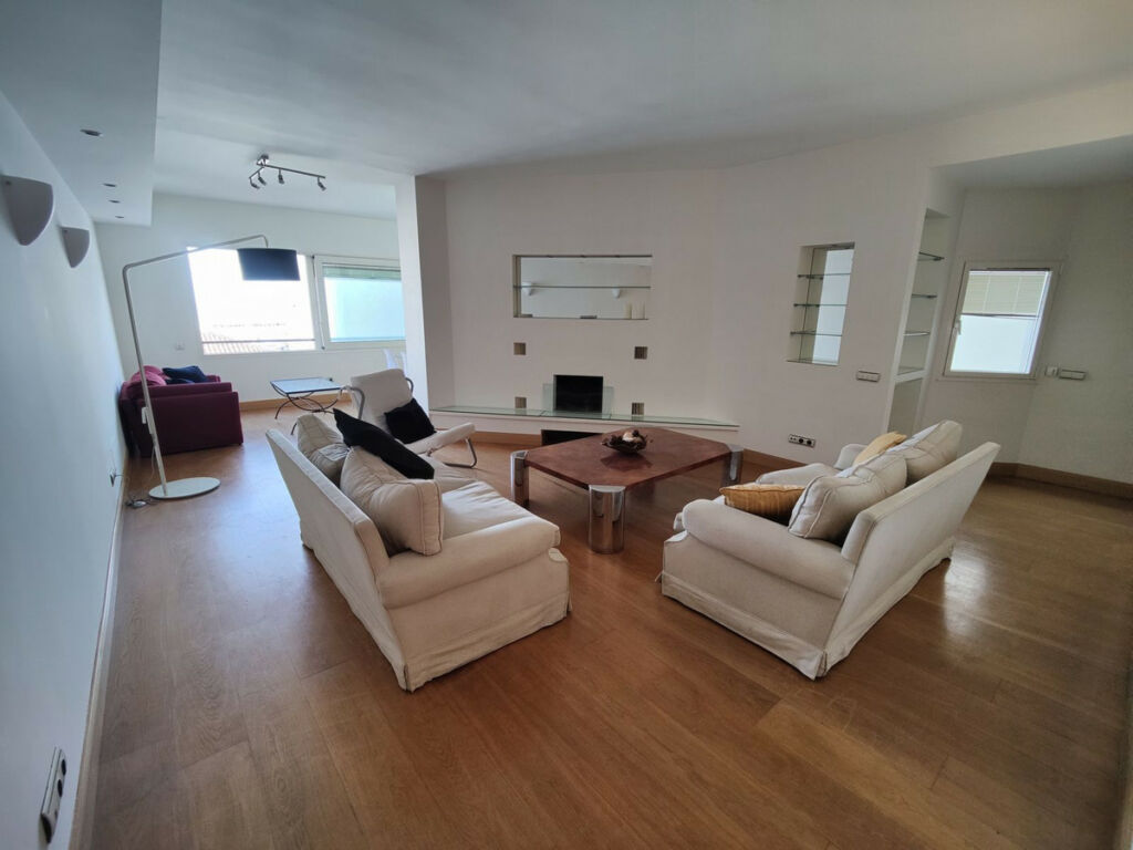 Middle Floor Apartment Puerto Banús Málaga - image 6
