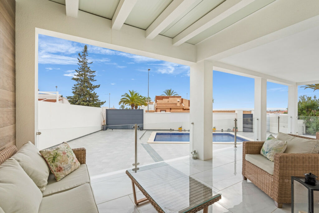 Detached Villa Ciudad Quesada Alicante - image 6