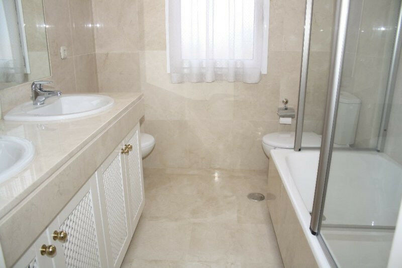 Townhouse Estepona Málaga - image 6