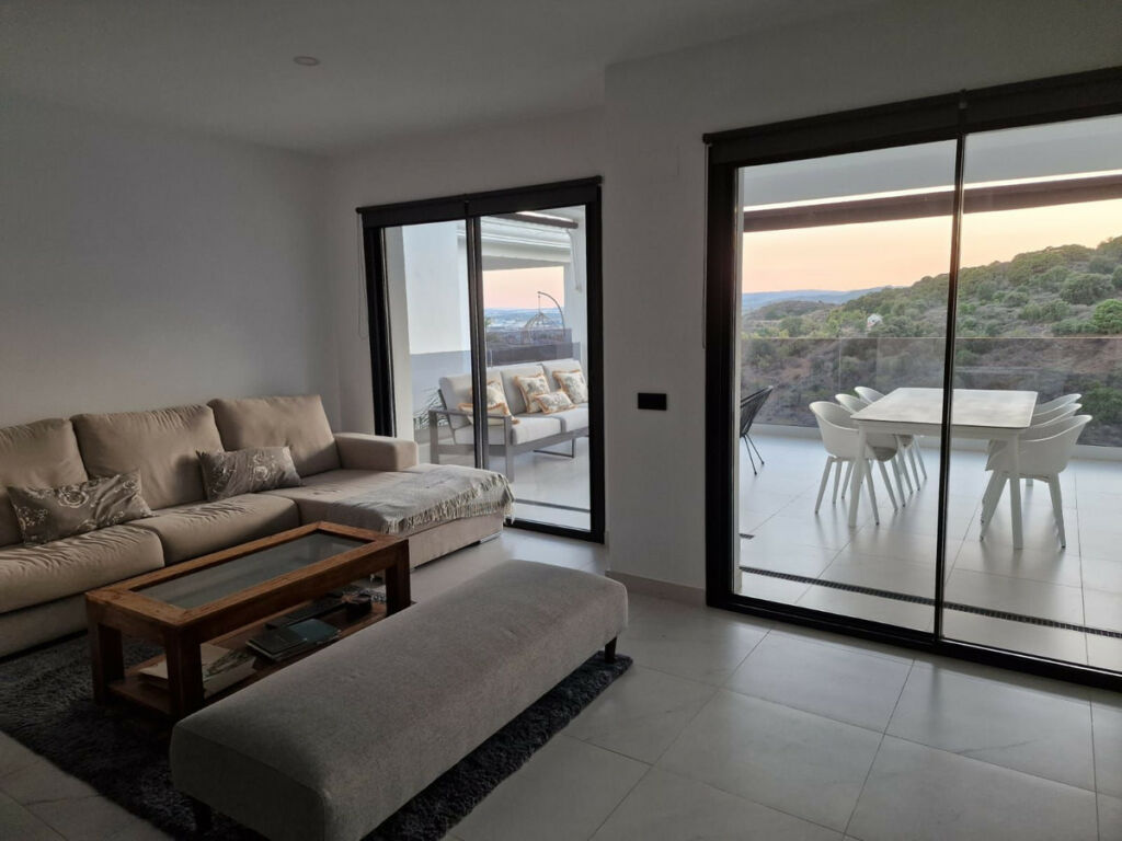 Middle Floor Apartment Estepona Málaga - image 6