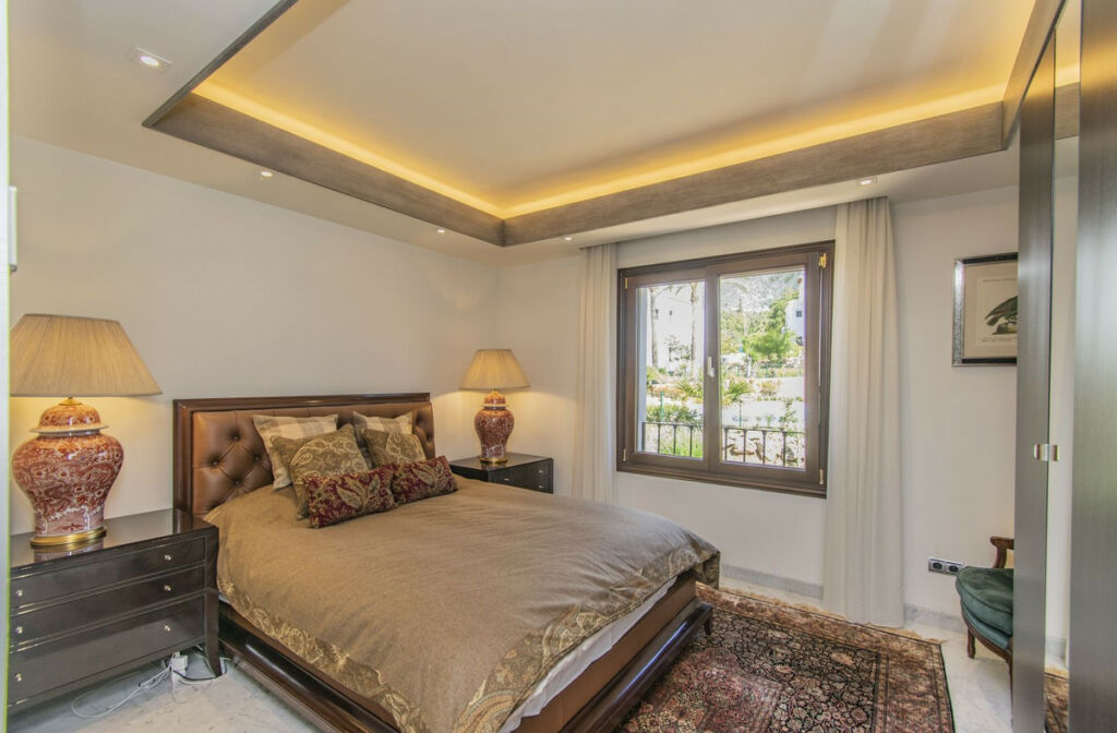 Middle Floor Apartment Sierra Blanca Málaga - image 6