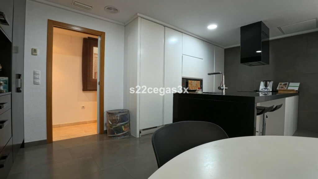 Penthouse Elda Alicante - image 6