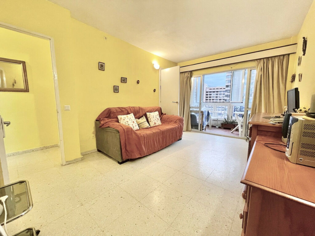 Middle Floor Apartment Fuengirola Málaga - image 6