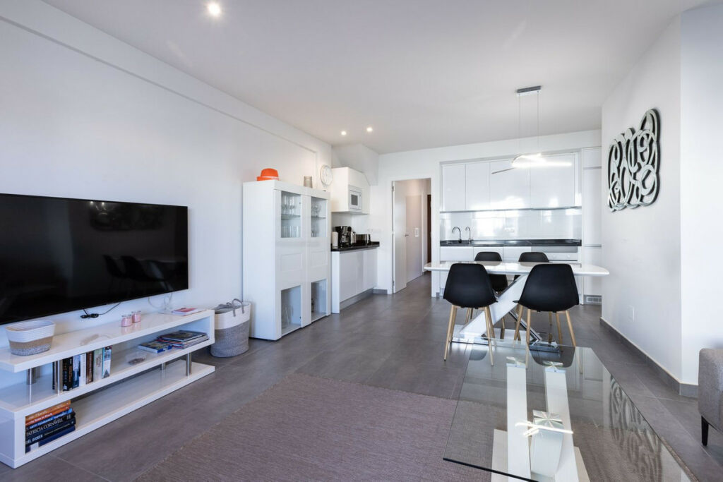Ground Floor Apartment Aguas Nuevas Alicante - image 6